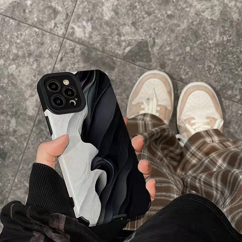 Funda de teléfono con patrón de ondas y chapa de madera